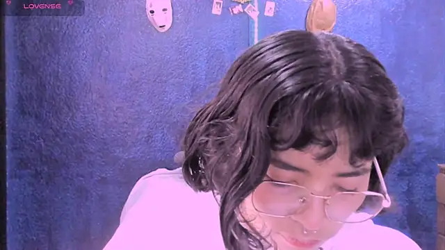 NinaYellow online show from 9, 12, 2024