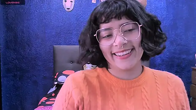 NinaYellow online show from 7, 11, 2025