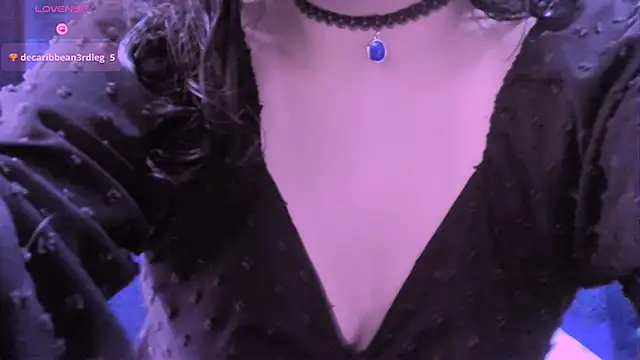 NinaYellow online show from 4, 10, 2025