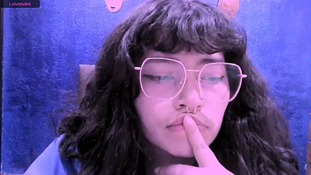 NinaYellow online show from 12, 9, 2025