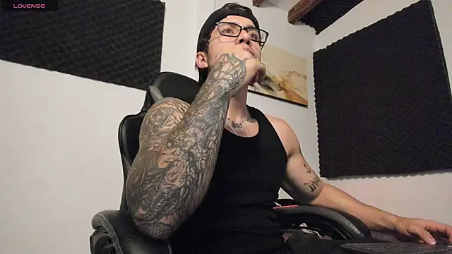 Snapshot of LucianSinclair chatting on 4, 3, 2026 LucianSinclair online show from 4, 3, 2026