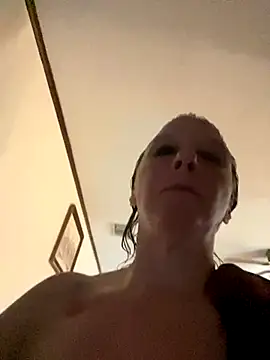 Everlyrose27 online show from 3, 10, 2025