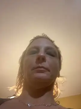 Everlyrose27 online show from 8, 12, 2024