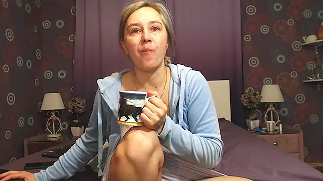 SquirtyAlice online show from 17, 3, 2025