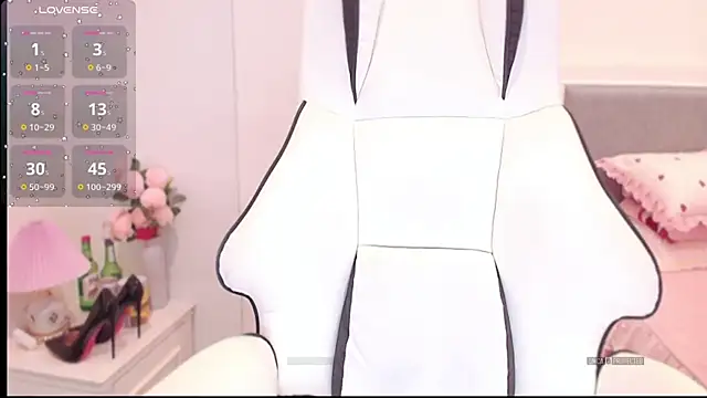 PimChanOK online show from 24, 10, 2025