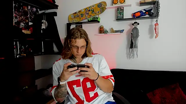 Tom Krakow online show from 6, 12, 2024