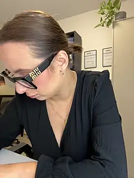 Hii Lolla online show from 24, 11, 2025