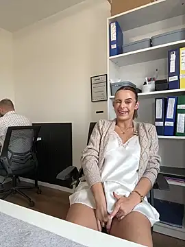 Hii Lolla online show from 24, 3, 2026