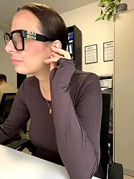 Hii Lolla online show from 25, 11, 2025