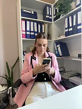 Hii Lolla online show from 9, 3, 2026