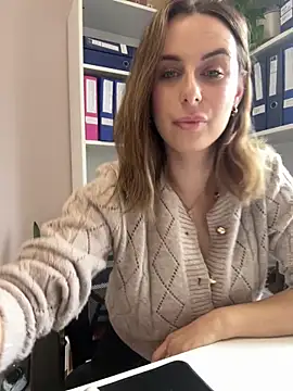 Hii Lolla online show from 11, 3, 2026