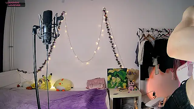 Violet Veliya online show from 5, 3, 2025