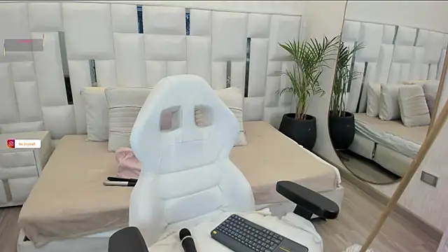 imkrystall online show from 6, 3, 2026