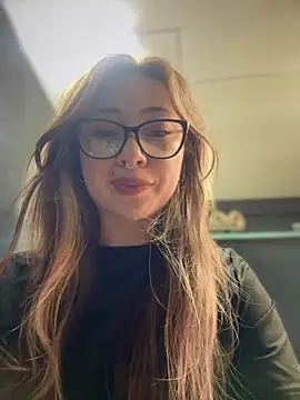 Sofii gold online show from 3, 3, 2025