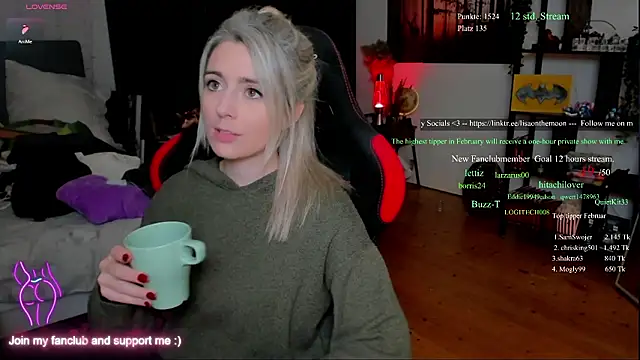 Snapshot of Lisaonthemoon chatting on 8, 2, 2026 Lisaonthemoon online show from 8, 2, 2026