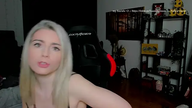 Snapshot of Lisaonthemoon chatting on 25, 2, 2026 Lisaonthemoon online show from 25, 2, 2026