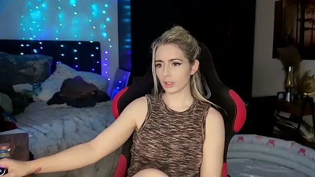 Lisaonthemoon online show from 1, 7, 2026