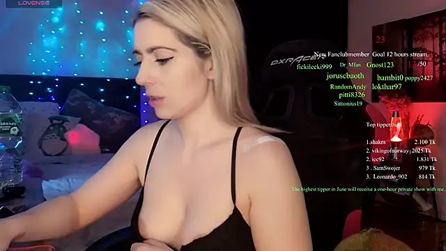 Snapshot of Lisaonthemoon chatting on 7, 6, 2026 Lisaonthemoon online show from 7, 6, 2026