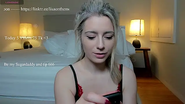 Lisaonthemoon online show from 13, 11, 2025