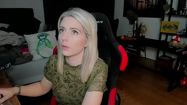 Lisaonthemoon online show from 18, 10, 2025