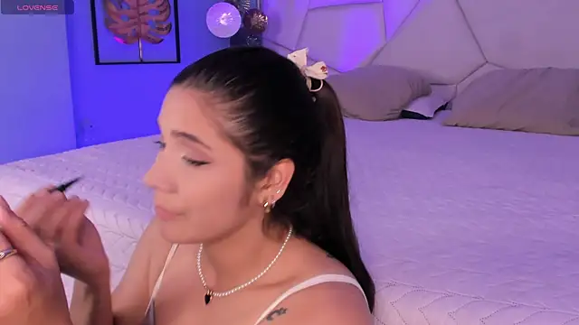 bellaa becca online show from 28, 11, 2025