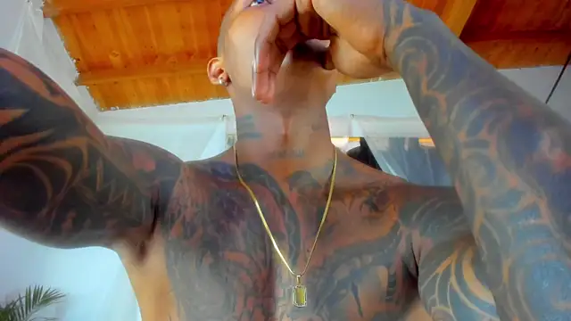 Snapshot of esteveen_ortegas_ chatting on 2, 12, 2025 esteveen ortegas online show from 2, 12, 2025