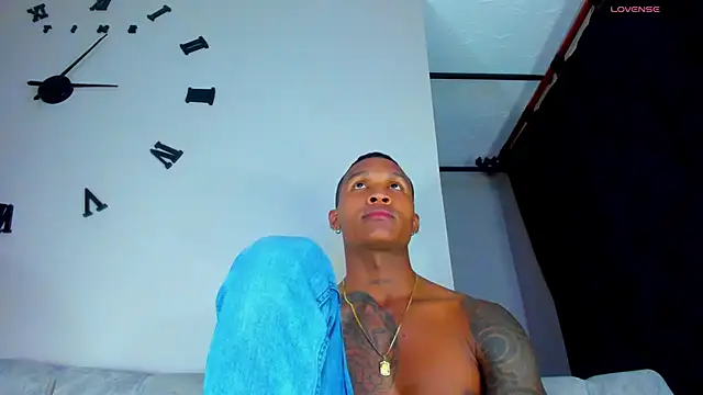 Snapshot of esteveen_ortegas_ chatting on 26, 2, 2025 esteveen ortegas online show from 26, 2, 2025