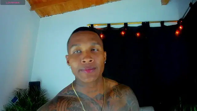 Snapshot of esteveen_ortegas_ chatting on 18, 9, 2025 esteveen ortegas online show from 18, 9, 2025