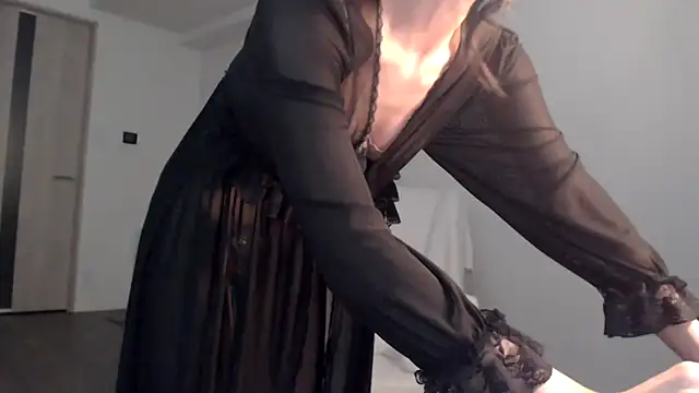 Lily 0000 online show from 19, 1, 2025