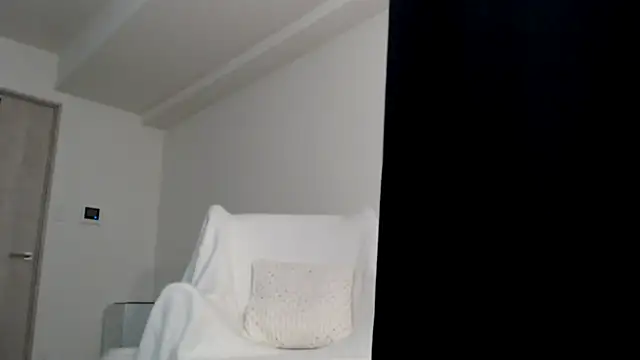 Lily 0000 online show from 12, 12, 2024