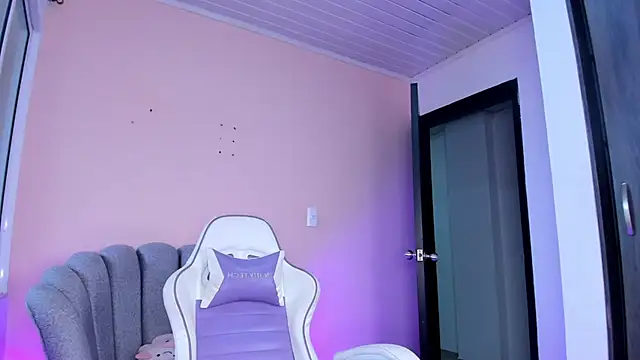 lili turner online show from 19, 2, 2025