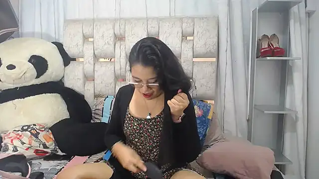 KEYRA-MILLER- online show from 26, 2, 2026