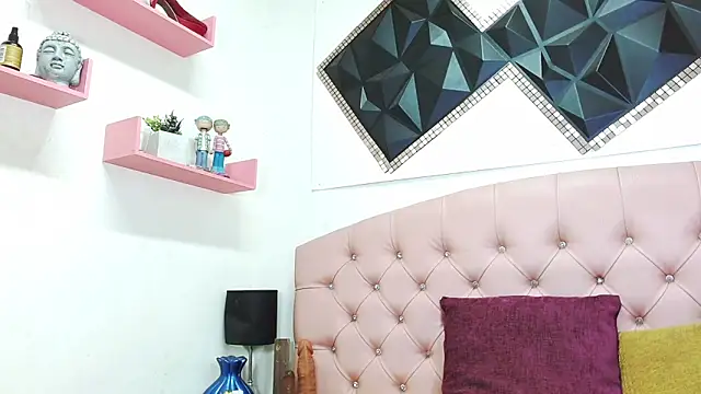 andrea safeira doll online show from 3, 4, 2026