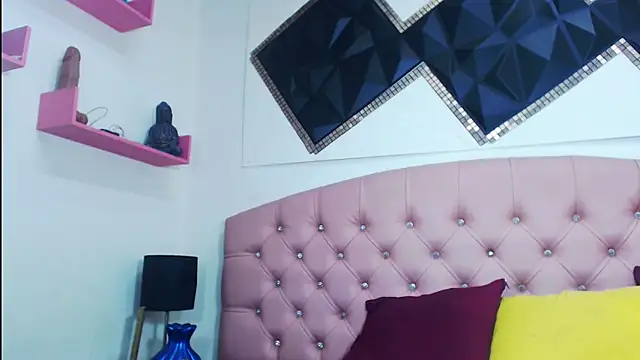 andrea safeira doll online show from 17, 10, 2025