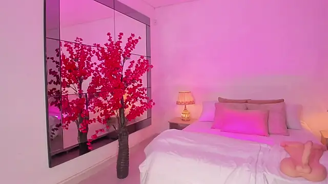 Leah Grey online show from 15, 4, 2026