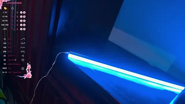 Snapshot of Leah_Grey chatting on 22, 3, 2025 Leah Grey online show from 22, 3, 2025