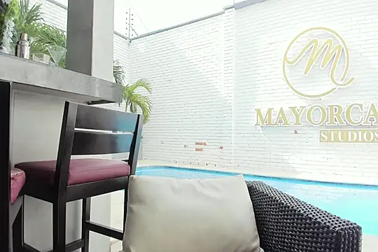 Lezy  online show from 20, 10, 2025