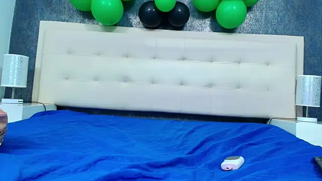 Cloeandtyfanny online show from 18, 3, 2026