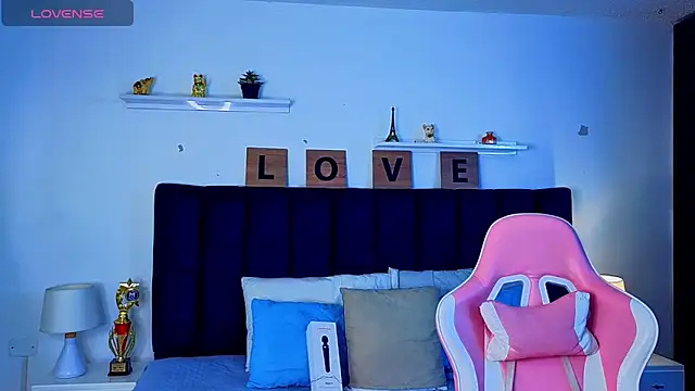 Issac james  online show from 19, 4, 2026