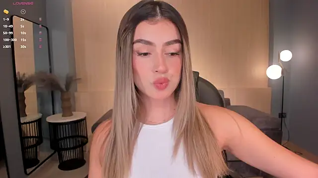 PaulinaSantos  online show from 12, 3, 2025