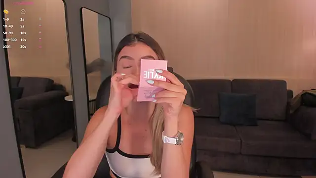 PaulinaSantos  online show from 9, 3, 2025