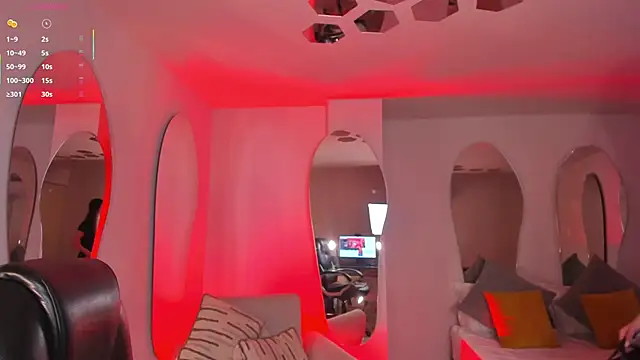 PaulinaSantos  online show from 12, 9, 2025