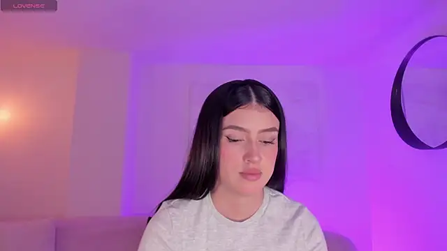 PaulinaSantos  online show from 6, 11, 2025