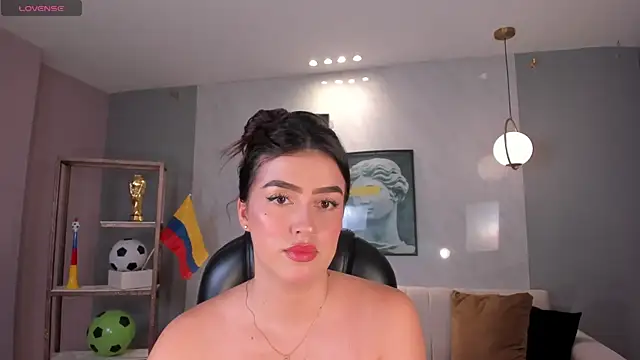 Snapshot of PaulinaSantos_ chatting on 19, 6, 2026 PaulinaSantos online show from 19, 6, 2026