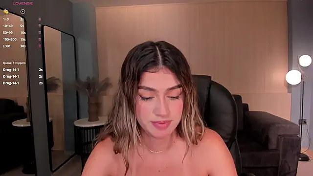 PaulinaSantos  online show from 14, 3, 2025