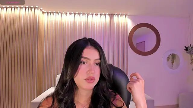 PaulinaSantos  online show from 1, 10, 2025