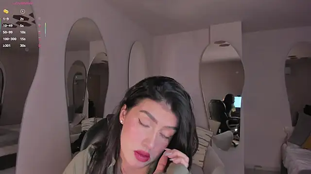 PaulinaSantos  online show from 13, 9, 2025