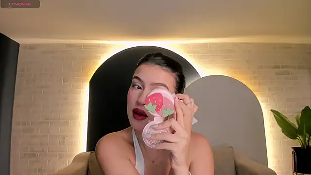 PaulinaSantos  online show from 9, 11, 2025