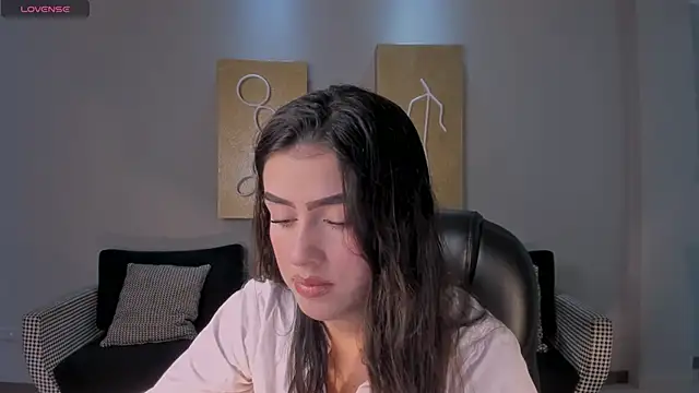 PaulinaSantos  online show from 8, 5, 2026
