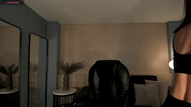 PaulinaSantos  online show from 17, 10, 2025